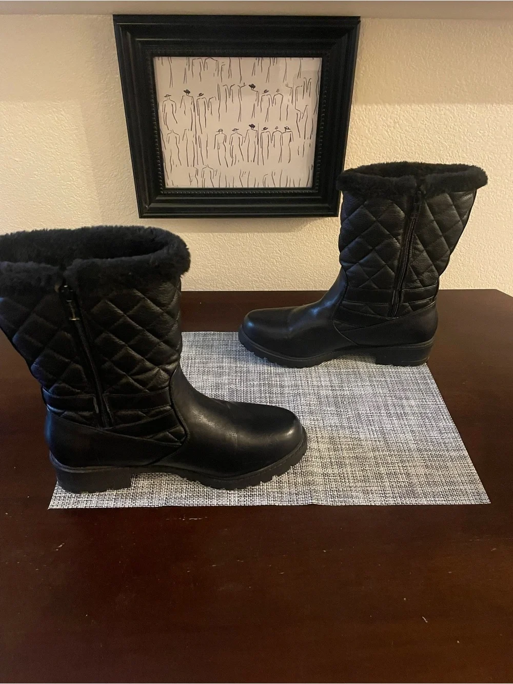 N/A stylish black
